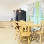 Single Storey Bungalow 12 Pax