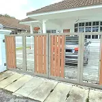 Single Storey Bungalow 12 Pax