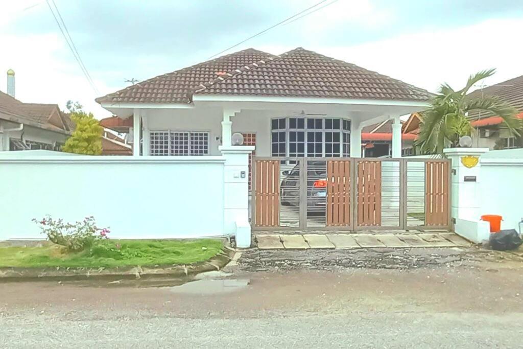 Single Storey 12 Pax *