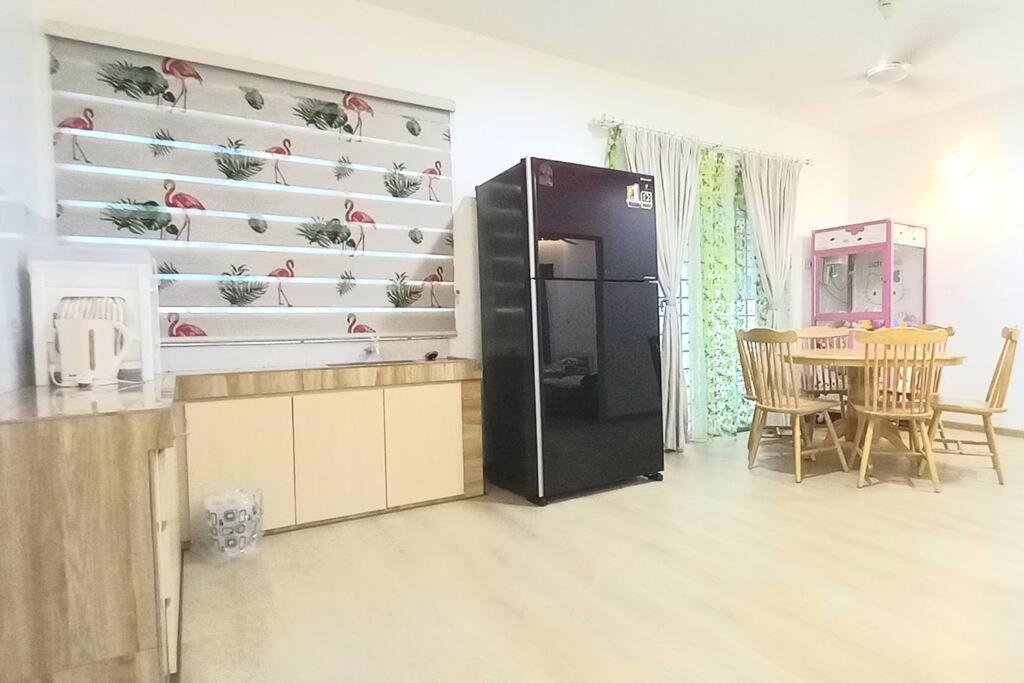 Single Storey 12 Pax